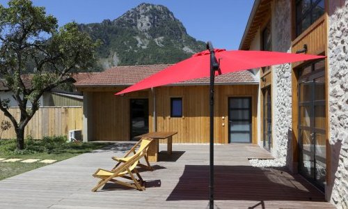 Terrasse aménagée au calme avec une vue exceptionnelle sur les montagnes