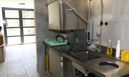 Location de notre Gîte entièrement équipé avec une cuisine complète pour les grandes réceptions